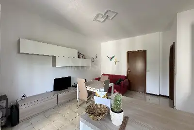 Casa in vendita, Via Lorenteggio, Milano