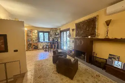 Villa in vendita, Via Torcegno, Roma