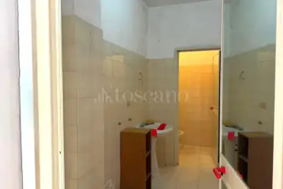 Negozio in affitto, Via del Ponte delle Sette Miglia, Roma