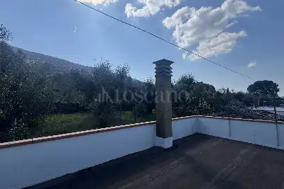 Villino a Schiera in vendita, Via Edmondo de Amicis, Prato