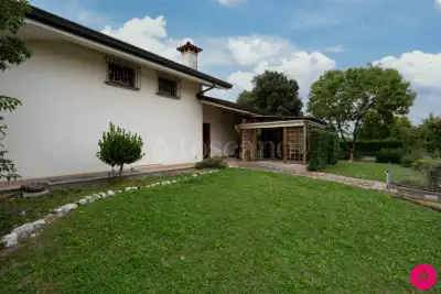 Villino a Schiera in vendita, Via Luciani Papa, Pasiano di Pordenone