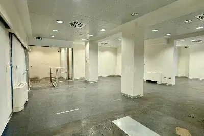 Negozio in affitto, Viale San Modestino, Mercogliano