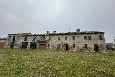 Villa Plurifamiliare in vendita, Via Ca' Nove 14-15, Ferrara