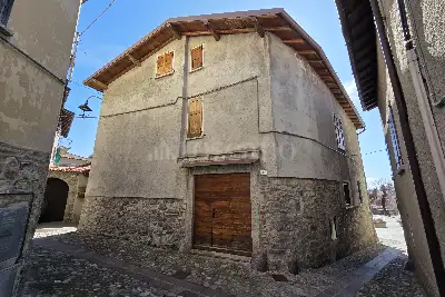 Casa Indipendente in vendita, Via Pratobevera, Sormano