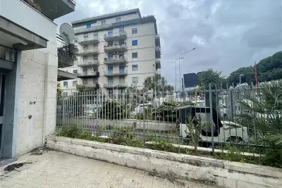 Negozio in vendita, Viale Regione Siciliana , Palermo