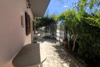 Villino a Schiera in vendita, Via dell'Aquila 13, L'Aquila