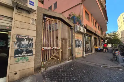 Garage in vendita, Via Poggi D'Oro, Roma