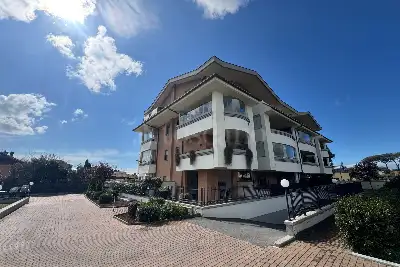 Casa in vendita, Via Salorno, Roma