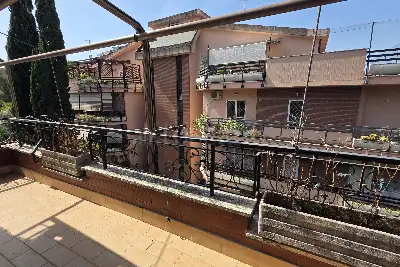 Villino a Schiera in vendita, Via degli Ossoli, Roma