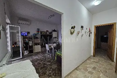 Casa in vendita, Via Polonia, Pomezia