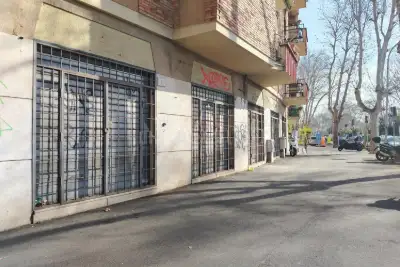 Negozio in vendita, Lungotevere degli Inventori, Roma