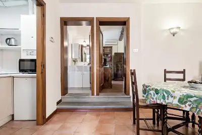 Casa in vendita, Via del Pratello, Bologna