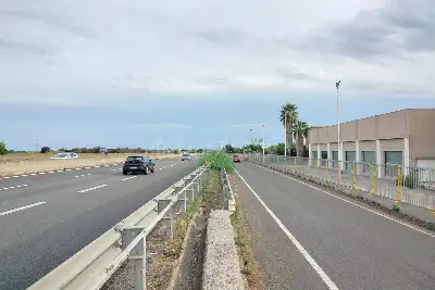 Capannone in vendita, Strada Statale 131, Sestu