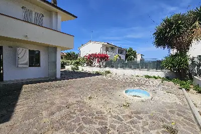 Villino a Schiera in vendita, Via Esculapio, Anzio