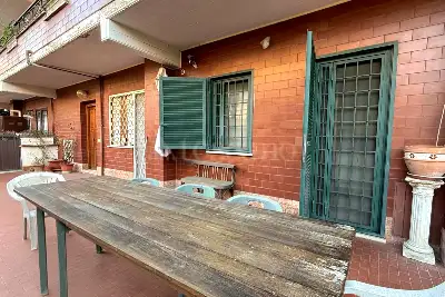 Villino a Schiera in vendita, Via degli Ossoli, Roma