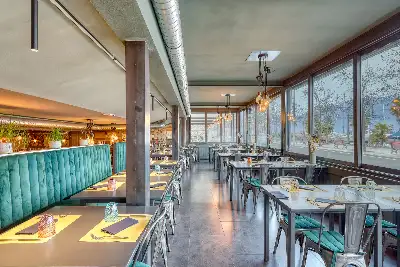 Negozio in vendita, Viale Dante Alighieri, Luino