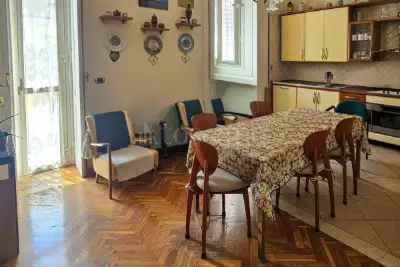 Casa in vendita, Via Santa Lucia, Napoli