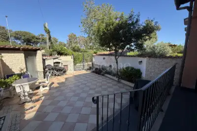 Villino a Schiera in vendita, Viale Paride, Ardea