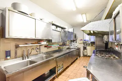 Palazzo in vendita, Via Como, Erba