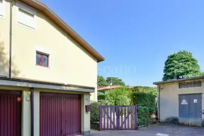 Villa Bifamiliare in vendita, Via Timavo, Como