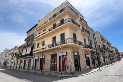 Negozio in affitto, Via Miraglia, Reggio di Calabria