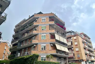 Casa in vendita, Via Jacopone da Todi, Roma
