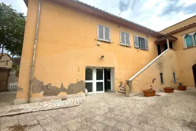 Laboratorio in vendita, Via Avenza, Roma