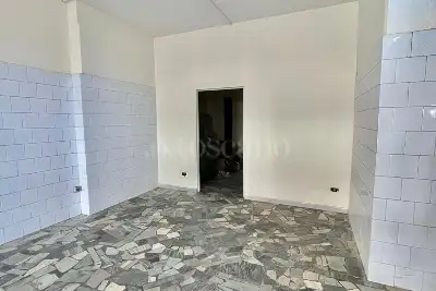 Negozio in affitto, Via Cesinali, Atripalda