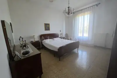 Villino a Schiera in vendita, Via delle Fonti, Prato