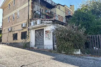 Negozio in vendita, Via della Maggiorana, Roma