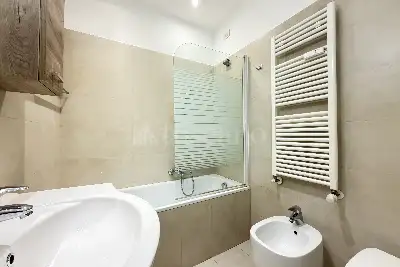 Casa in affitto, Via Valtellina, Milano