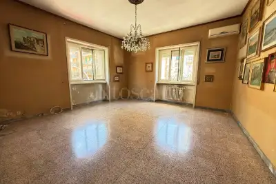 Casa in vendita, Via Edoardo Jenner, Roma