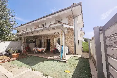 Villa Plurifamiliare in vendita, Via dei Frassini, Anzio