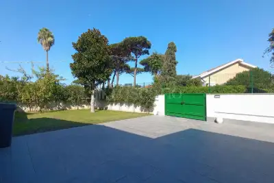 Villino a Schiera in affitto, Via Venezia, Anzio