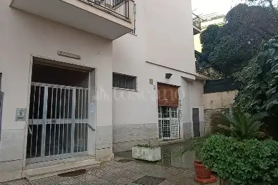 Magazzino in vendita, Via Santorre di Santarosa, Roma