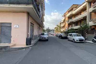 Negozio in vendita, Via Trento, Gravina di Catania
