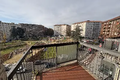 Casa in vendita, Via Lorenteggio, Milano