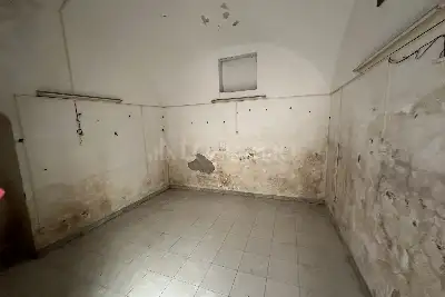 Negozio in vendita, Via G. B. Vico, Caserta