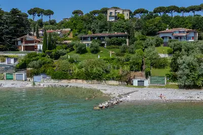 Villa in vendita, Via Alessandro Volta, Padenghe sul Garda