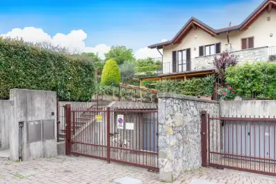 Villino a Schiera in vendita, Via Fontanella, Longone al Segrino