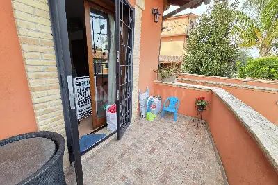 Villino a Schiera in vendita, Via Azzanello , Roma