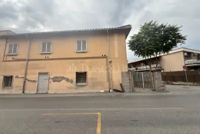 Laboratorio in vendita, Via Avenza, Roma