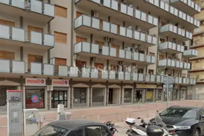 Negozio in affitto, Viale delle Alpi, Palermo
