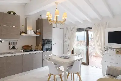 Casa in vendita, Via Valtenesi, Polpenazze del Garda