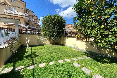 Casa in vendita, Via Mombaruzzo, Roma