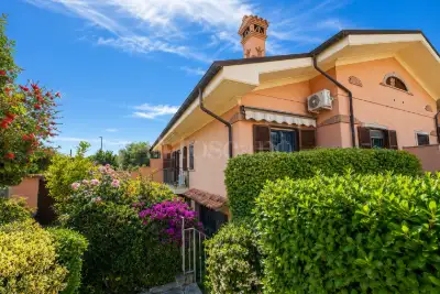 Villa in vendita, Via Lauregno, Roma