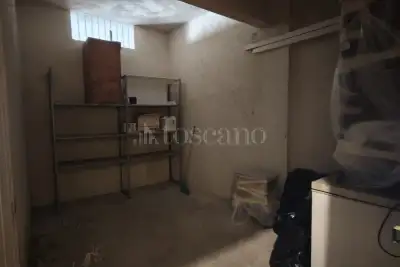 Casa in vendita, Via Martiri di Scalvaia, Siena