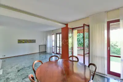 Villa Bifamiliare in vendita, Via Timavo, Como