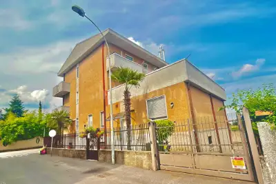 Casa in vendita, Via Virgilio, Dairago