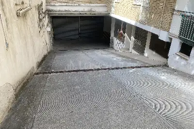 Box in vendita, Via Federico Tosi, Roma